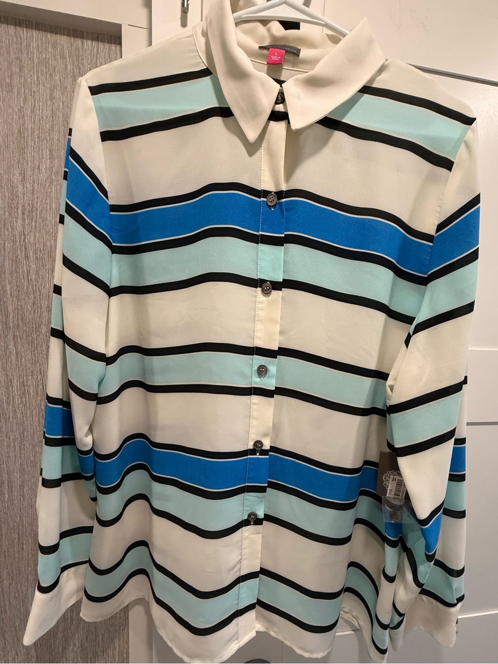 Vince Camuto Glacier Dream Cream Cerulean Blouse, NWT, sz. L